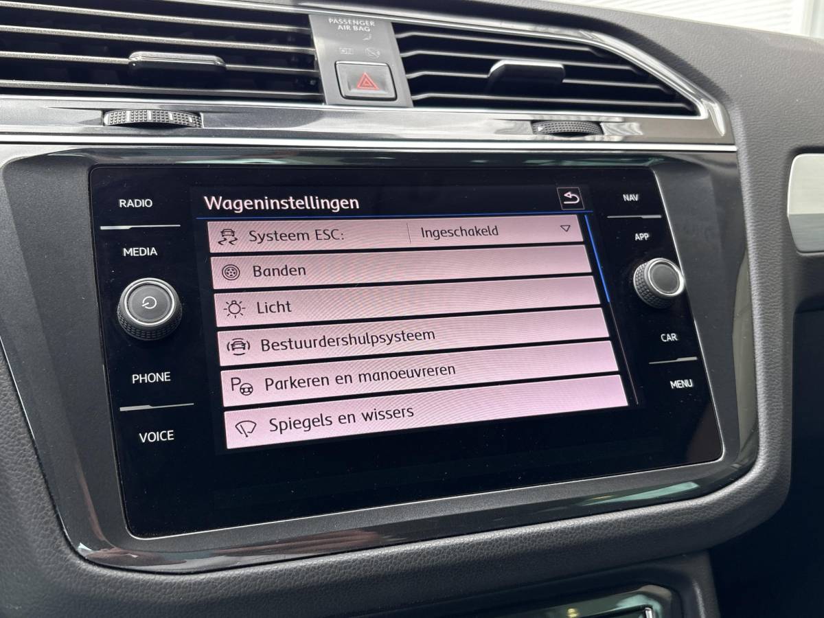 Volkswagen Tiguan Volkswagen Tiguan 1.4 TSI Comfortline 125pk | Wegklapbare Trekhaak | Adaptive Cruise | Navi | Carplay |