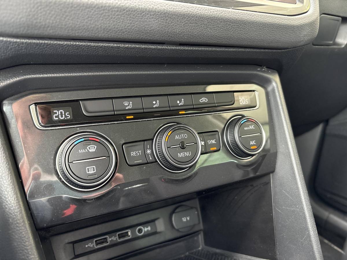 Volkswagen Tiguan Volkswagen Tiguan 1.4 TSI Comfortline 125pk | Wegklapbare Trekhaak | Adaptive Cruise | Navi | Carplay |