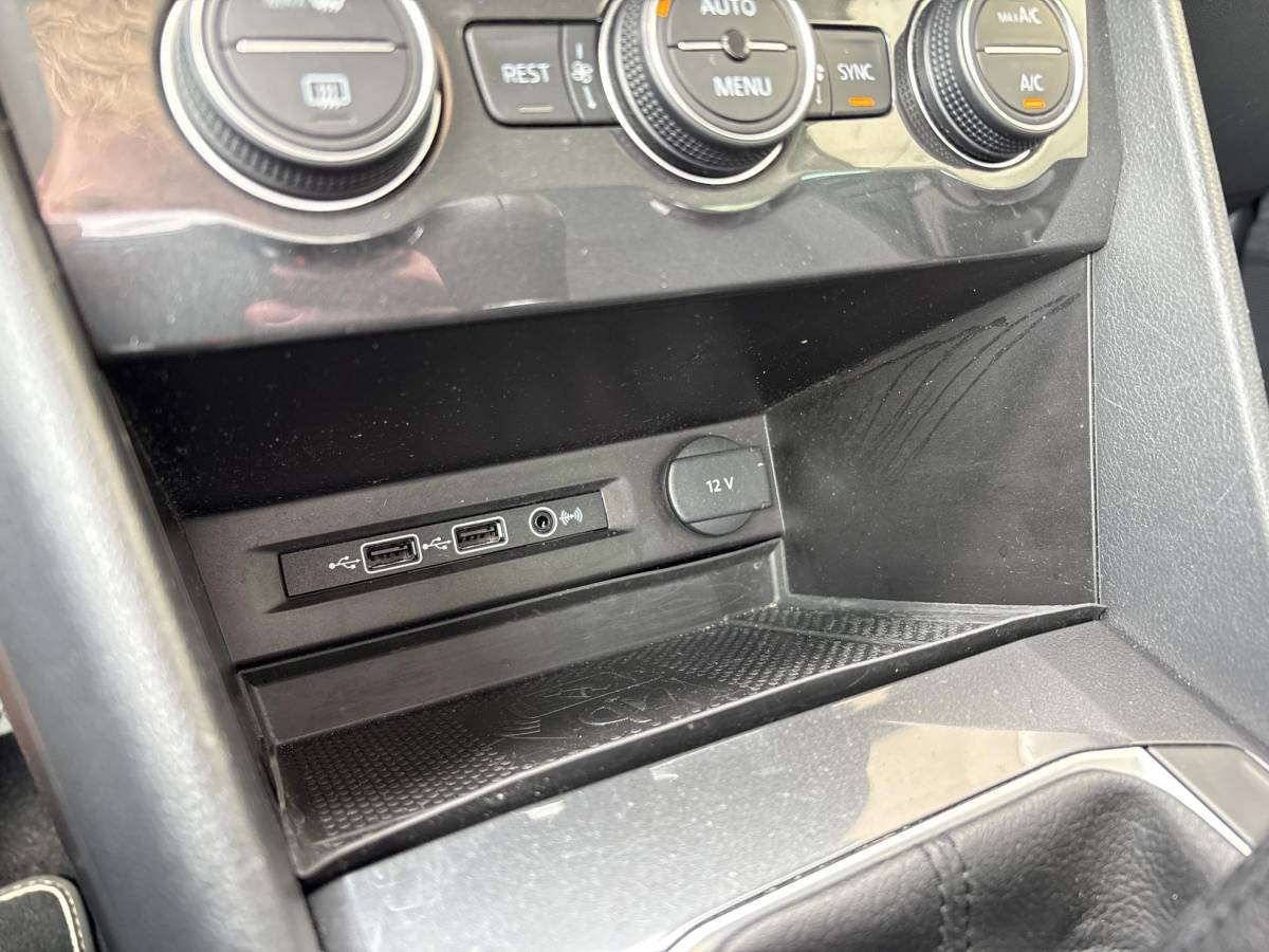 Volkswagen Tiguan Volkswagen Tiguan 1.4 TSI Comfortline 125pk | Wegklapbare Trekhaak | Adaptive Cruise | Navi | Carplay |