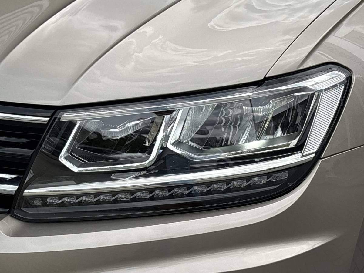 Volkswagen Tiguan Volkswagen Tiguan 1.4 TSI Comfortline 125pk | Wegklapbare Trekhaak | Adaptive Cruise | Navi | Carplay |