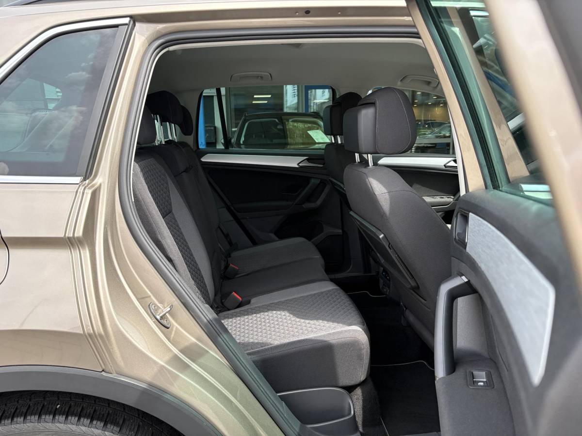 Volkswagen Tiguan Volkswagen Tiguan 1.4 TSI Comfortline 125pk | Wegklapbare Trekhaak | Adaptive Cruise | Navi | Carplay |