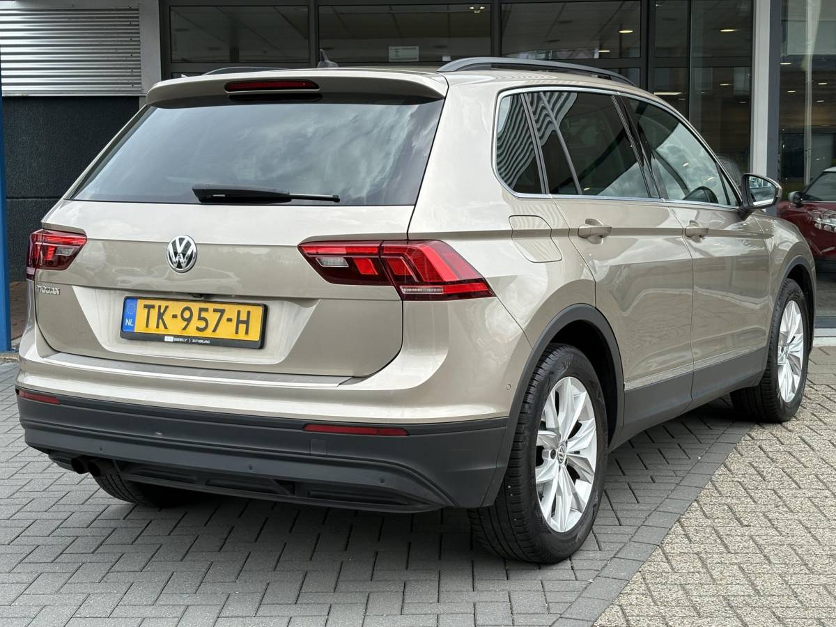 Volkswagen Tiguan Volkswagen Tiguan 1.4 TSI Comfortline 125pk | Wegklapbare Trekhaak | Adaptive Cruise | Navi | Carplay |