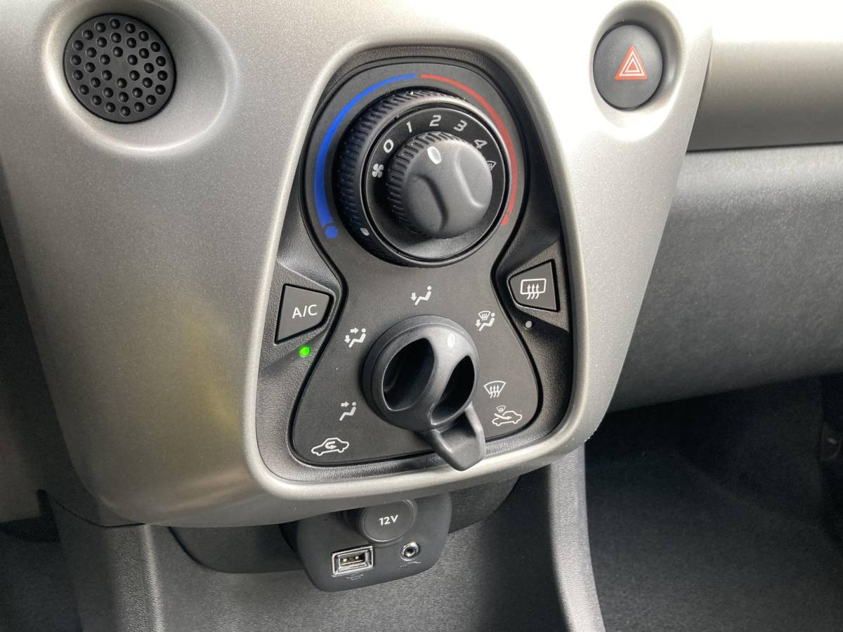 Peugeot 108 Peugeot 108 1.0 e-VTi Active | Airco | Zuinig | Bluetooth | Centrale deurvergrendeling | USB | 5 Deuren | Metallic lak
