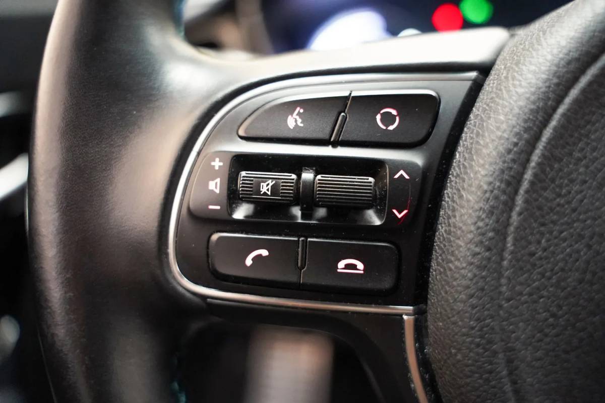 Kia e-Niro Kia e-Niro ExecutiveLine 64 kWh 3-fase [ Leder JBL Adapt.cruise LED ]