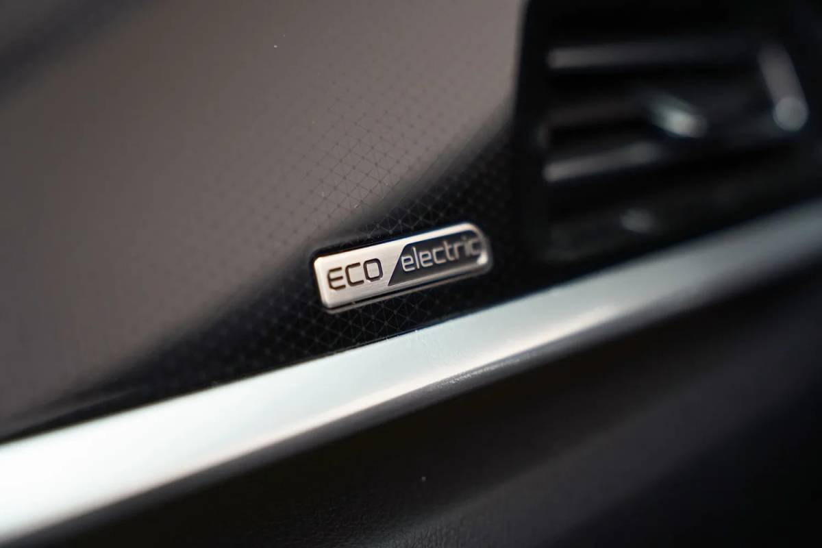 Kia e-Niro Kia e-Niro ExecutiveLine 64 kWh 3-fase [ Leder JBL Adapt.cruise LED ]