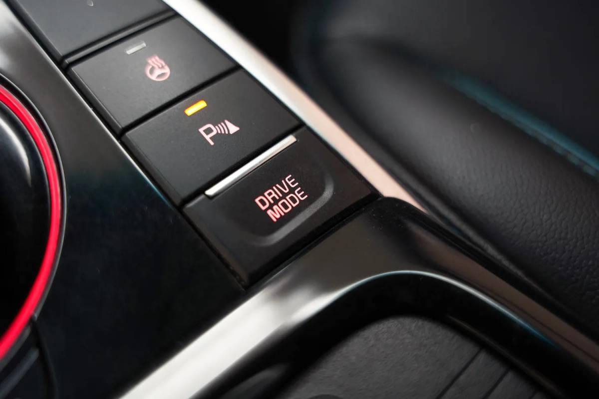 Kia e-Niro Kia e-Niro ExecutiveLine 64 kWh 3-fase [ Leder JBL Adapt.cruise LED ]