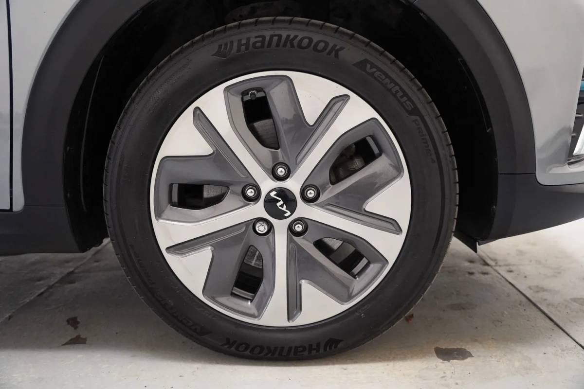 Kia e-Niro Kia e-Niro ExecutiveLine 64 kWh 3-fase [ Leder JBL Adapt.cruise LED ]