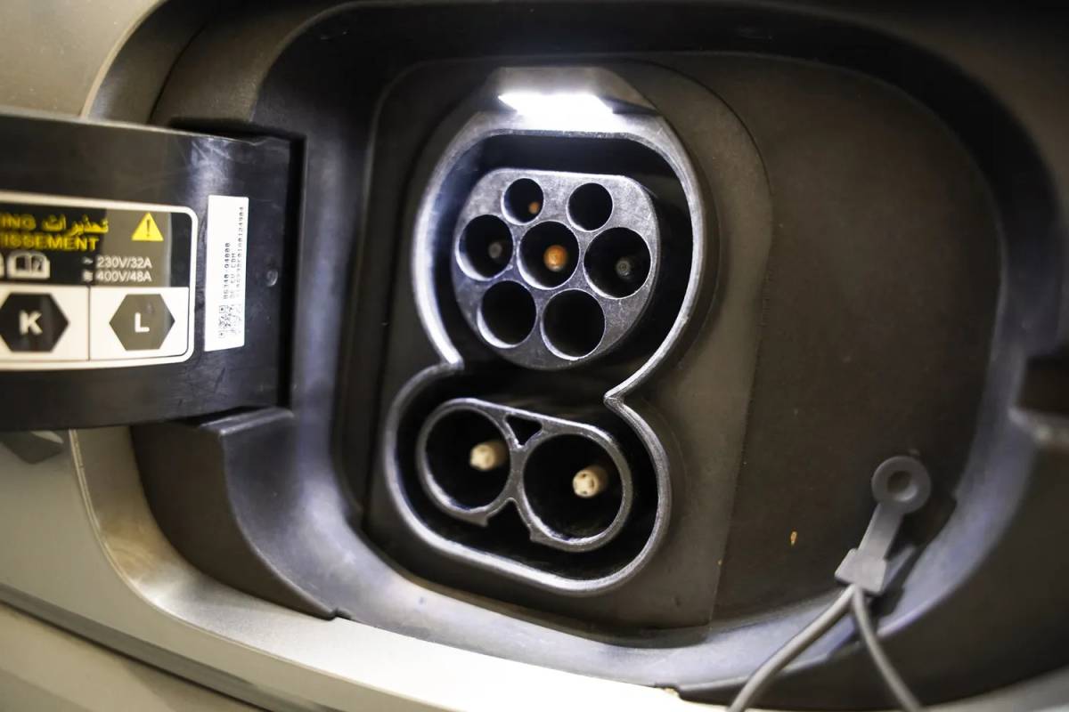 Kia e-Niro Kia e-Niro ExecutiveLine 64 kWh 3-fase [ Leder JBL Adapt.cruise LED ]