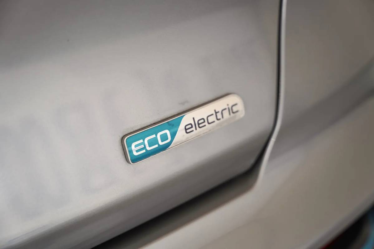 Kia e-Niro Kia e-Niro ExecutiveLine 64 kWh 3-fase [ Leder JBL Adapt.cruise LED ]