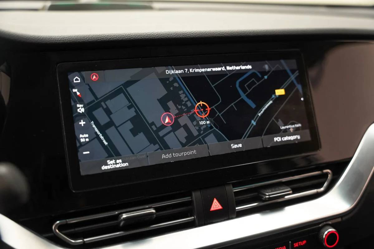 Kia e-Niro Kia e-Niro ExecutiveLine 64 kWh 3-fase [ Leder JBL Adapt.cruise LED ]