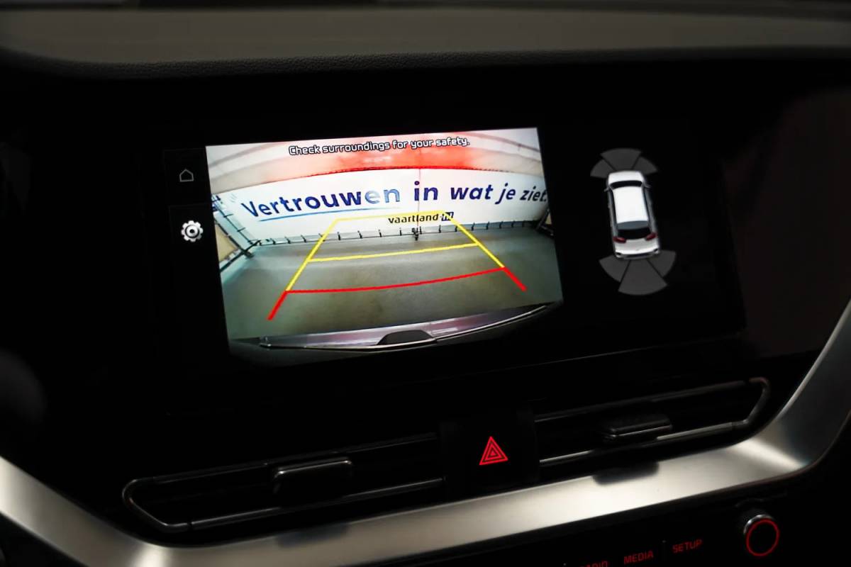 Kia e-Niro Kia e-Niro ExecutiveLine 64 kWh 3-fase [ Leder JBL Adapt.cruise LED ]