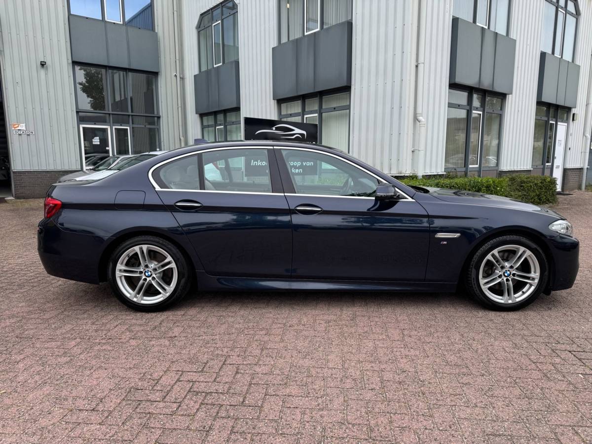 BMW 5 Serie BMW 5-serie 520i Executive M PAKKET!!