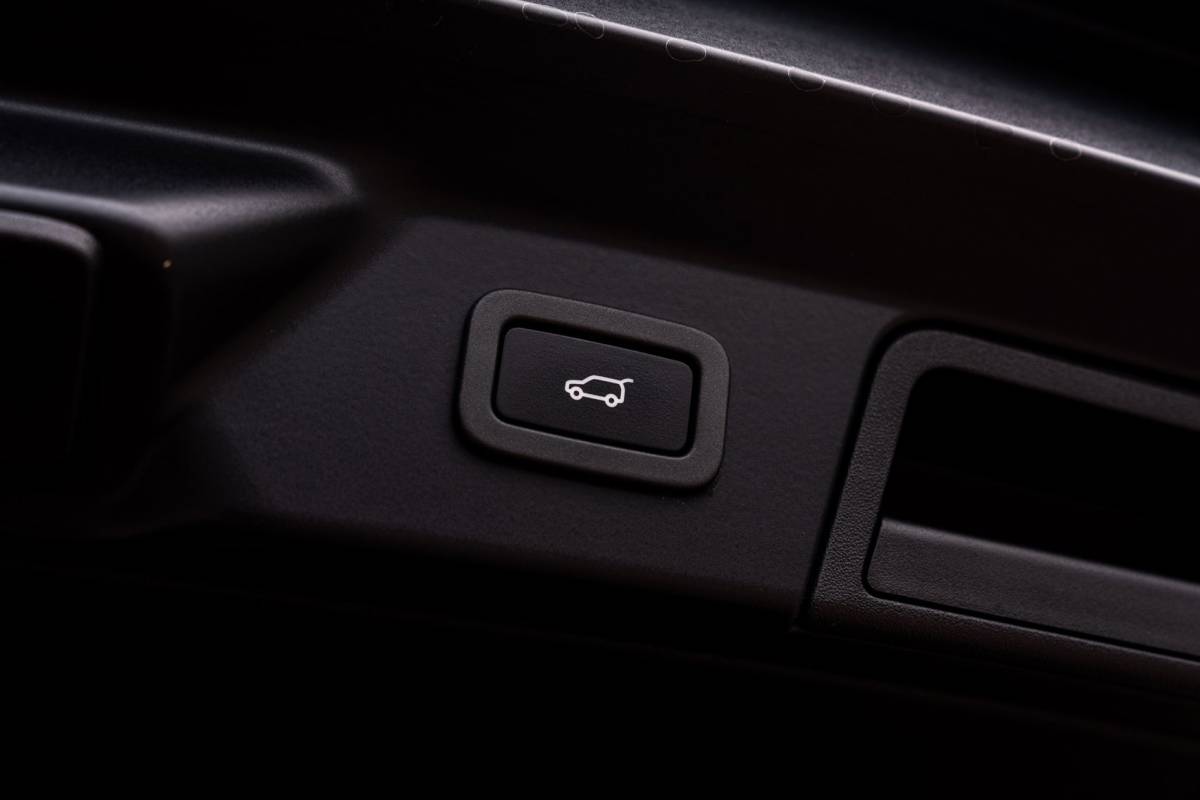 Land Rover Range Rover Velar Land Rover Range Rover Velar 2.0 P250 Turbo AWD R-Dynamic SE 250 PK Camera Meridian Keyless Stoel/stuurverw. 20”