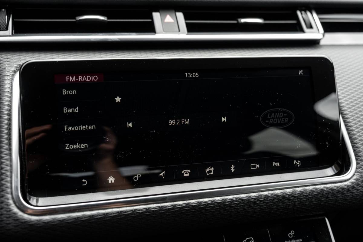 Land Rover Range Rover Velar Land Rover Range Rover Velar 2.0 P250 Turbo AWD R-Dynamic SE 250 PK Camera Meridian Keyless Stoel/stuurverw. 20”