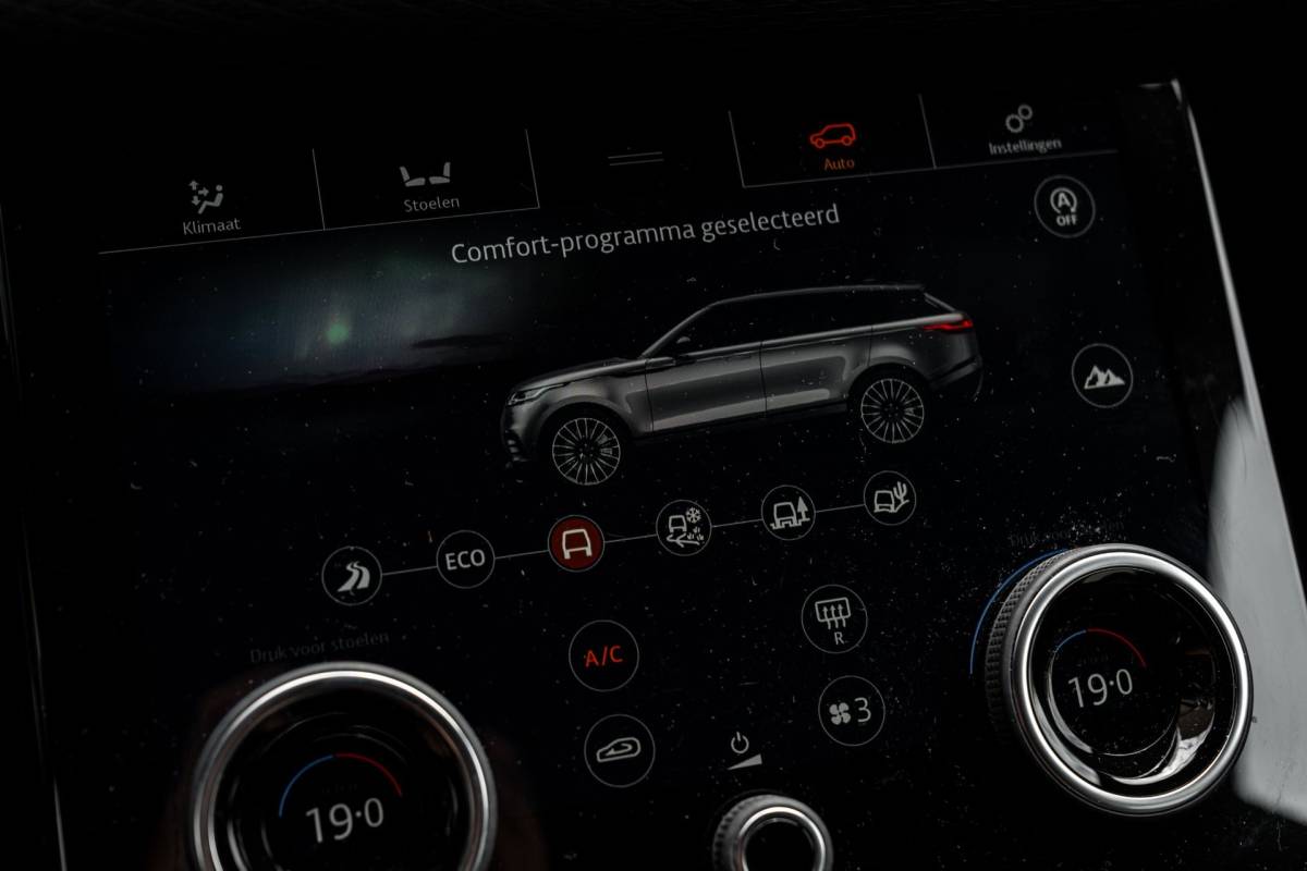 Land Rover Range Rover Velar Land Rover Range Rover Velar 2.0 P250 Turbo AWD R-Dynamic SE 250 PK Camera Meridian Keyless Stoel/stuurverw. 20”