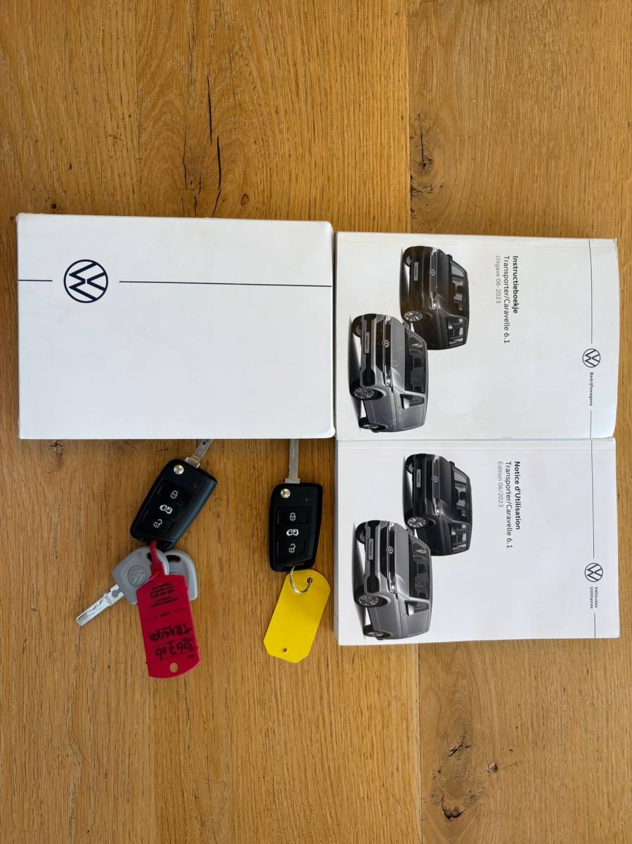 Volkswagen Transporter Volkswagen TRANSPORTER 2.0 TDI L2H1 150PK!|DSG Automaat|lichtmetalen velgen|airco|achteruitrijcamera|apple carplay|drie zitplaatse