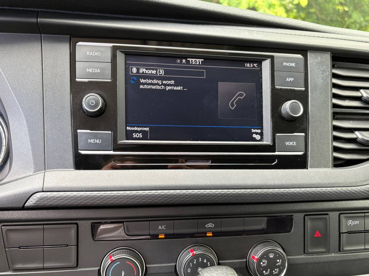 Volkswagen Transporter Volkswagen TRANSPORTER 2.0 TDI L2H1 150PK!|DSG Automaat|lichtmetalen velgen|airco|achteruitrijcamera|apple carplay|drie zitplaatse