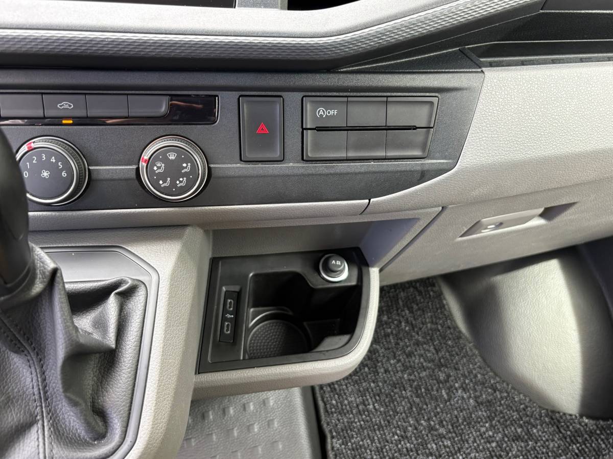 Volkswagen Transporter Volkswagen TRANSPORTER 2.0 TDI L2H1 150PK!|DSG Automaat|lichtmetalen velgen|airco|achteruitrijcamera|apple carplay|drie zitplaatse