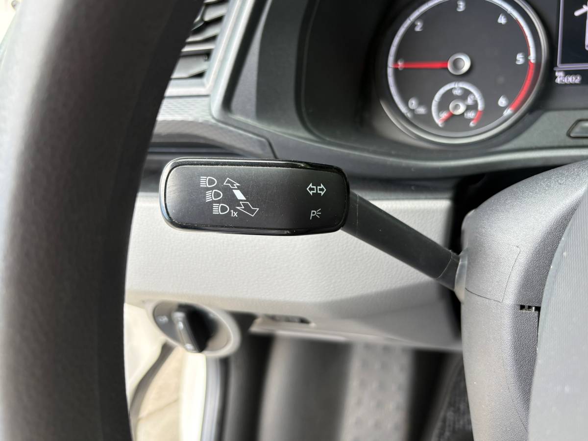 Volkswagen Transporter Volkswagen TRANSPORTER 2.0 TDI L2H1 150PK!|DSG Automaat|lichtmetalen velgen|airco|achteruitrijcamera|apple carplay|drie zitplaatse