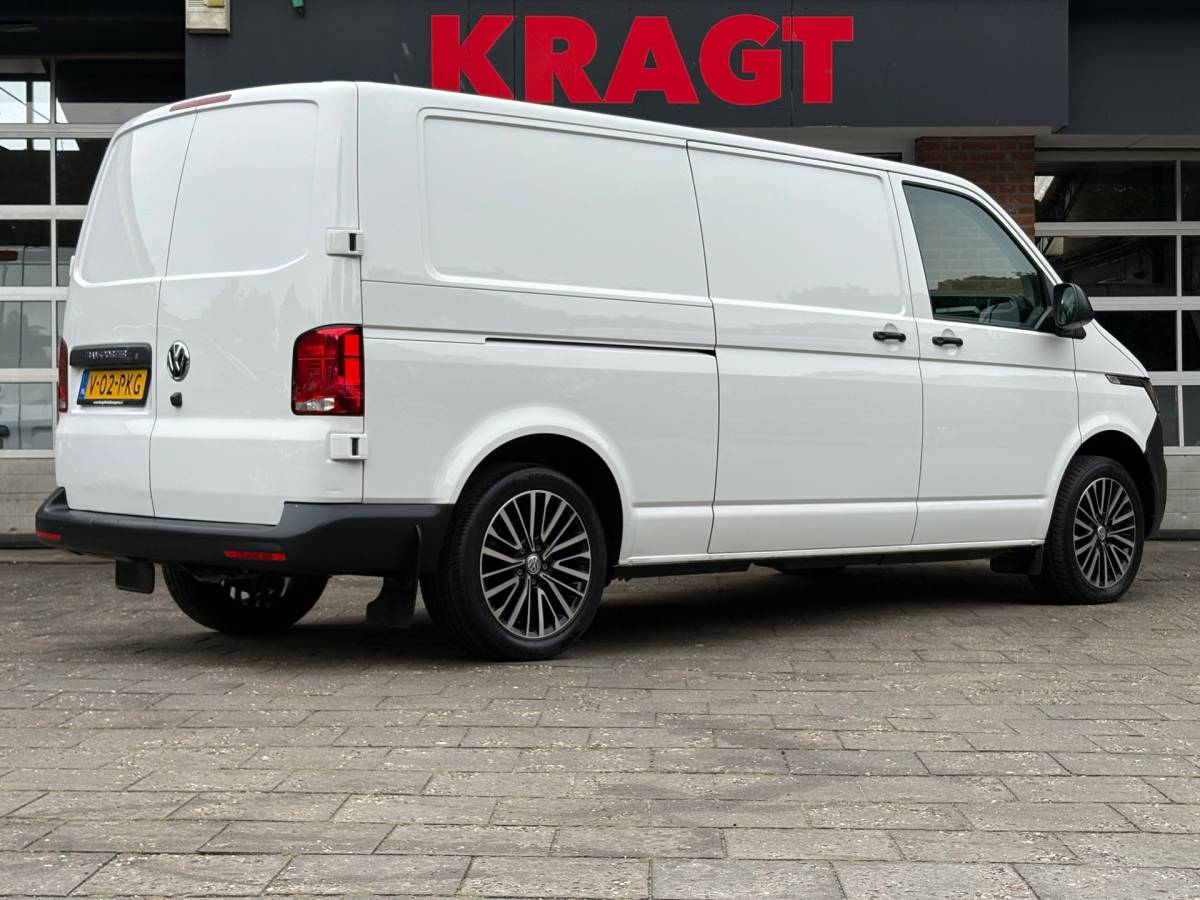 Volkswagen Transporter Volkswagen TRANSPORTER 2.0 TDI L2H1 150PK!|DSG Automaat|lichtmetalen velgen|airco|achteruitrijcamera|apple carplay|drie zitplaatse