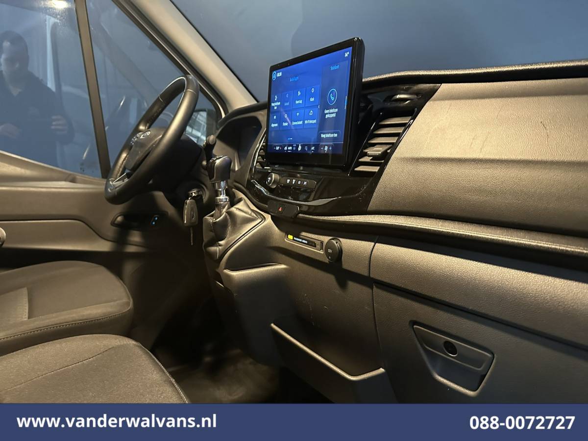 Ford Transit Ford Transit 2.0 TDCI 130pk L3H3 Euro6 Airco | Camera | Apple Carplay | Cruisecontrol Android Auto, Verwarmde Voorruit, Parkeersensoren, Bijrijdersbank