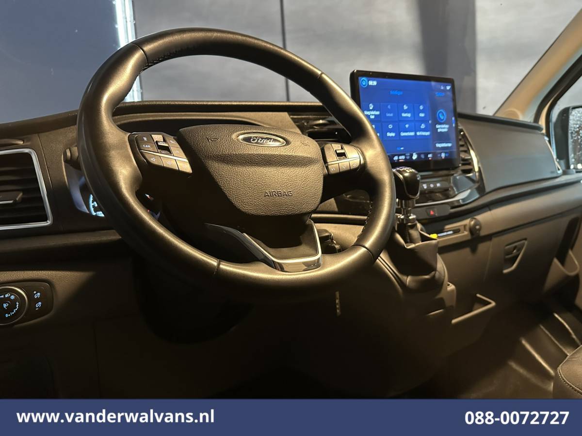 Ford Transit Ford Transit 2.0 TDCI 130pk L3H3 Euro6 Airco | Camera | Apple Carplay | Cruisecontrol Android Auto, Verwarmde Voorruit, Parkeersensoren, Bijrijdersbank