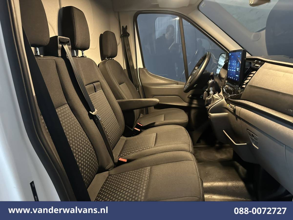Ford Transit Ford Transit 2.0 TDCI 130pk L3H3 Euro6 Airco | Camera | Apple Carplay | Cruisecontrol Android Auto, Verwarmde Voorruit, Parkeersensoren, Bijrijdersbank