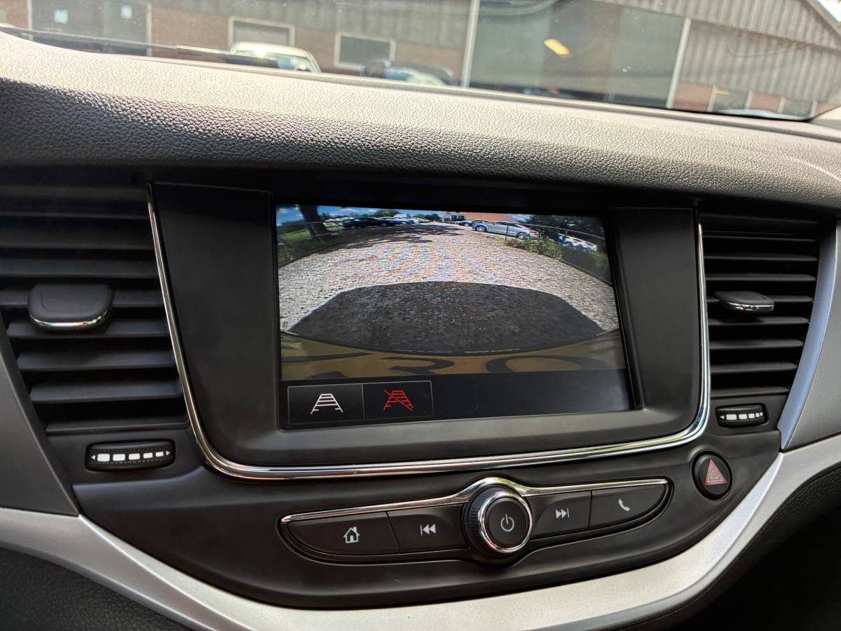 Opel Astra Opel Astra 1.2 Edition | 1e eigenaar + Navi + Camera + Airco nu € 10.975,-!!!