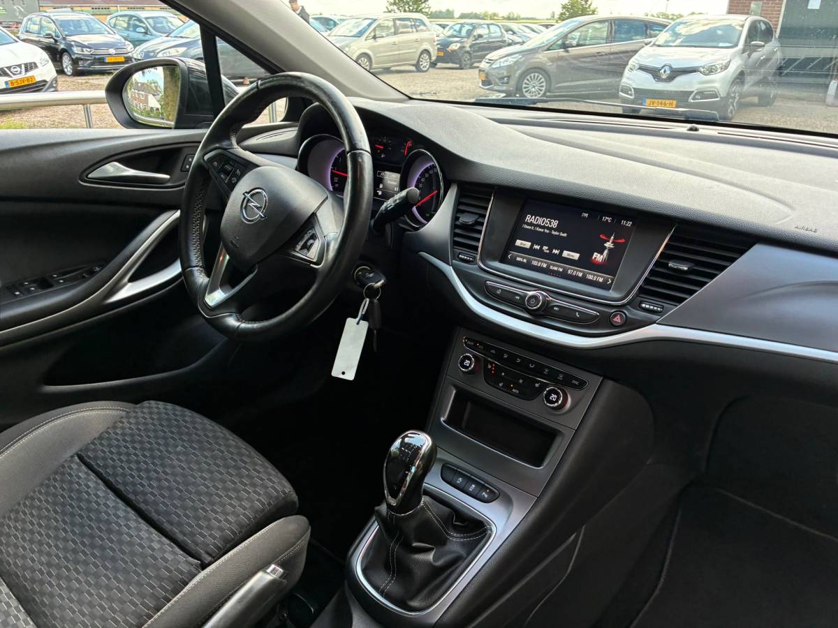 Opel Astra Opel Astra 1.2 Edition | 1e eigenaar + Navi + Camera + Airco nu € 10.975,-!!!