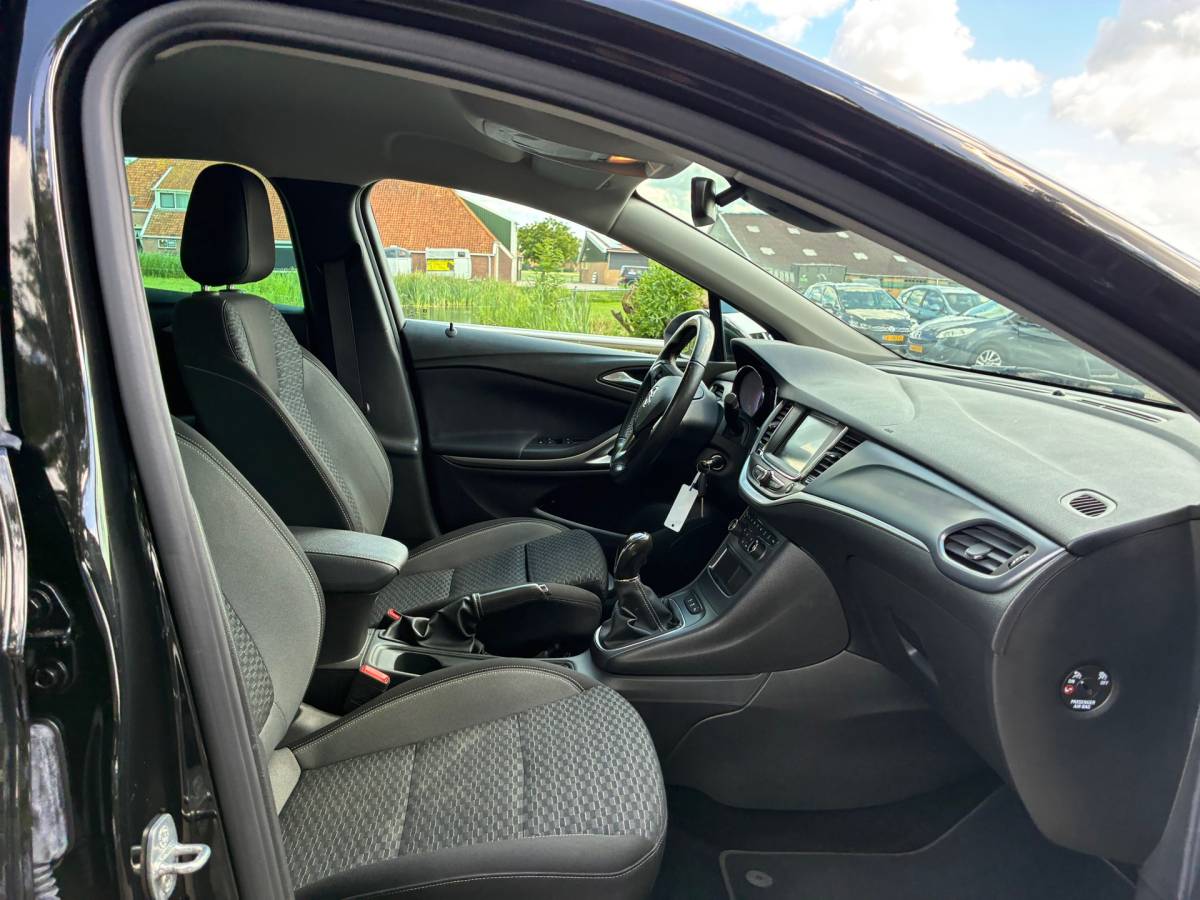 Opel Astra Opel Astra 1.2 Edition | 1e eigenaar + Navi + Camera + Airco nu € 10.975,-!!!