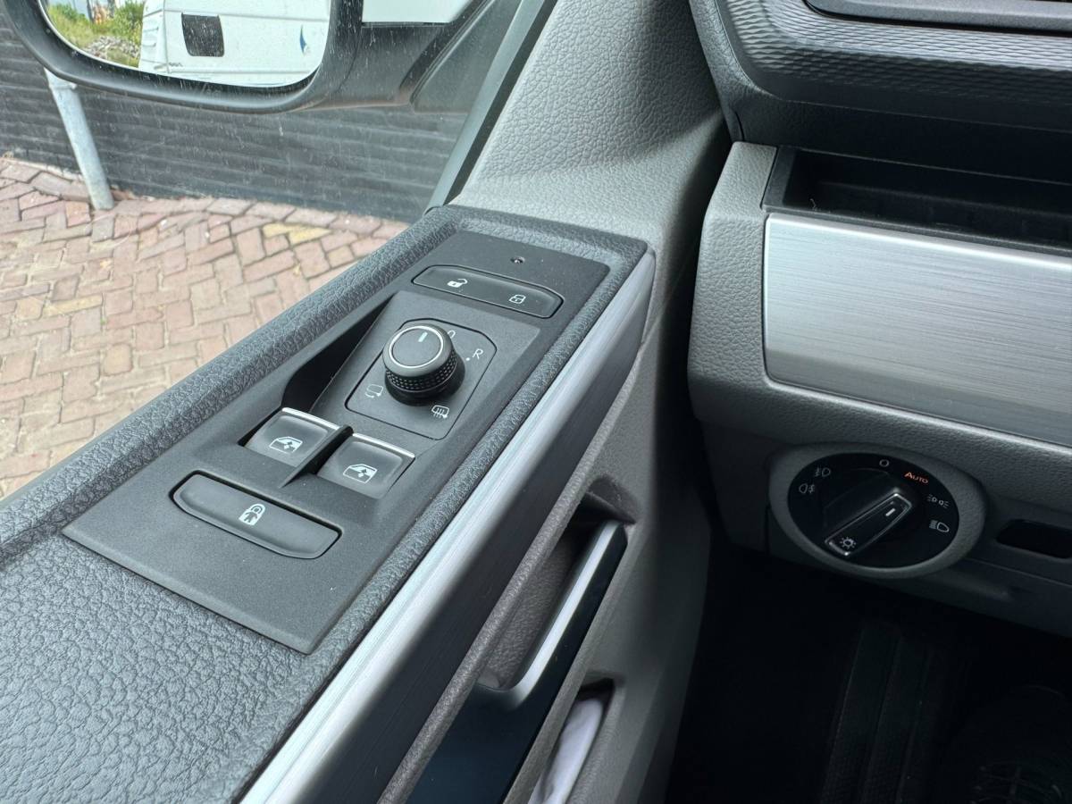 Volkswagen Transporter Volkswagen Transporter 2.0 TDI L2H1 30 DC Bulli ** LEER + 2x SCHUIFDEUR + STOELVERW.**