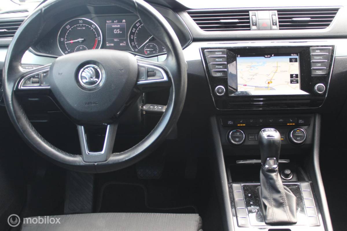 Škoda Superb Skoda Superb Combi 1.6 TDI Winterpakket/18Inch/Memory/Trekhaak