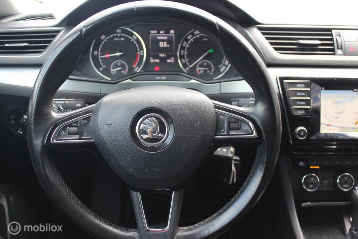Škoda Superb Skoda Superb Combi 1.6 TDI Winterpakket/18Inch/Memory/Trekhaak