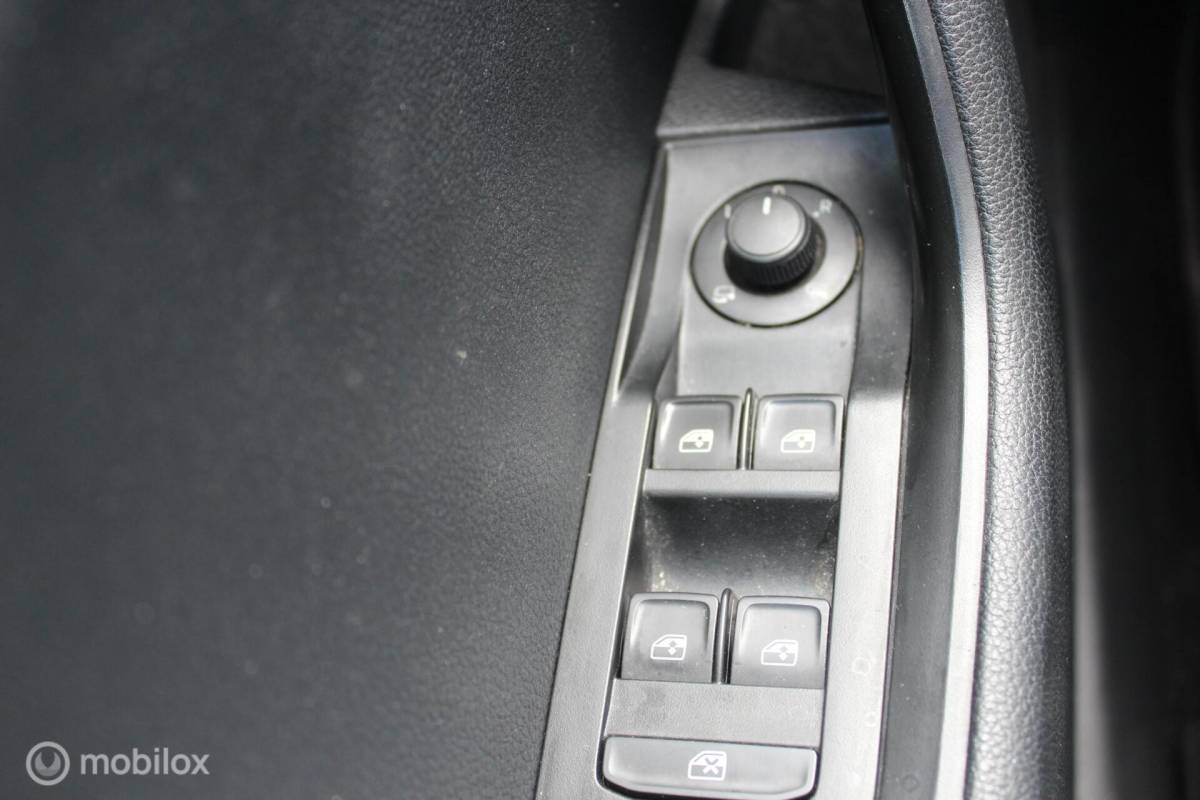 Škoda Superb Skoda Superb Combi 1.6 TDI Winterpakket/18Inch/Memory/Trekhaak