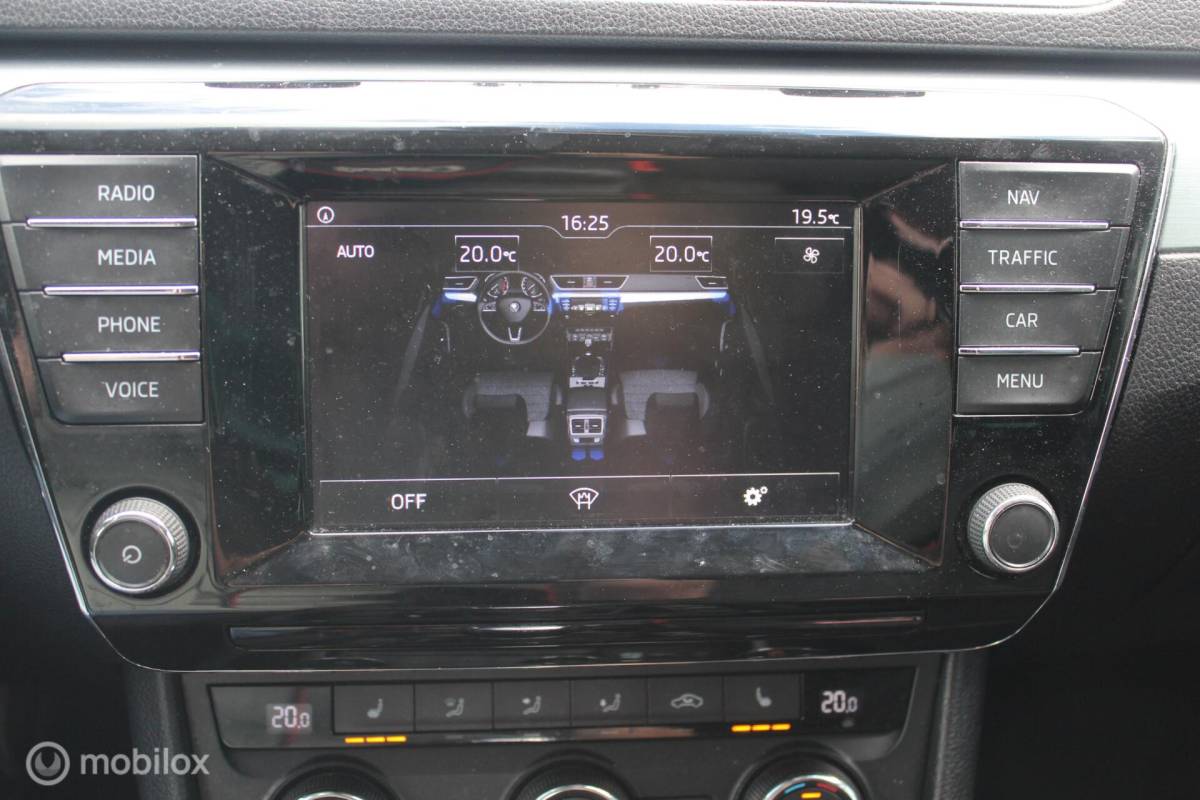 Škoda Superb Skoda Superb Combi 1.6 TDI Winterpakket/18Inch/Memory/Trekhaak
