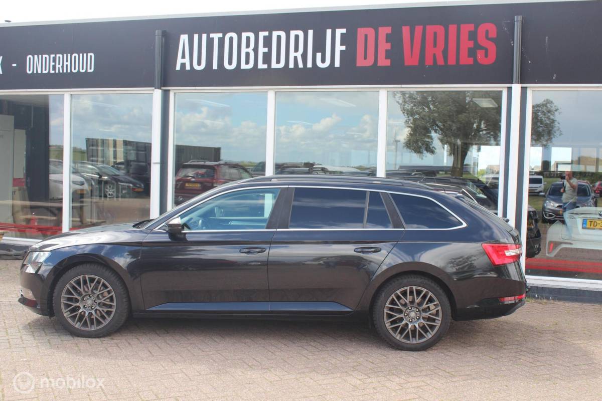 Škoda Superb Skoda Superb Combi 1.6 TDI Winterpakket/18Inch/Memory/Trekhaak