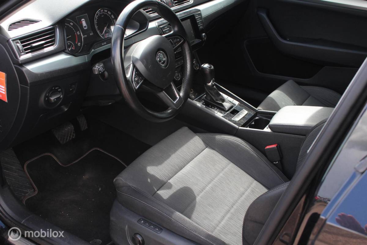 Škoda Superb Skoda Superb Combi 1.6 TDI Winterpakket/18Inch/Memory/Trekhaak