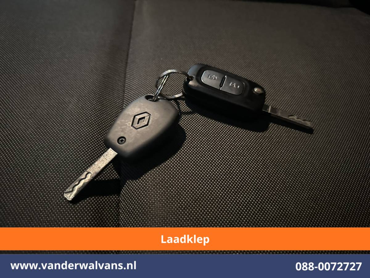 Renault Master Renault Master 2.3 dCi 150pk L2H2 Euro6 Airco | Laadklep | 2x Zijdeur | Camera | Navigatie | LED | Cruisecontrol Parkeersensoren, Bijrijdersbank