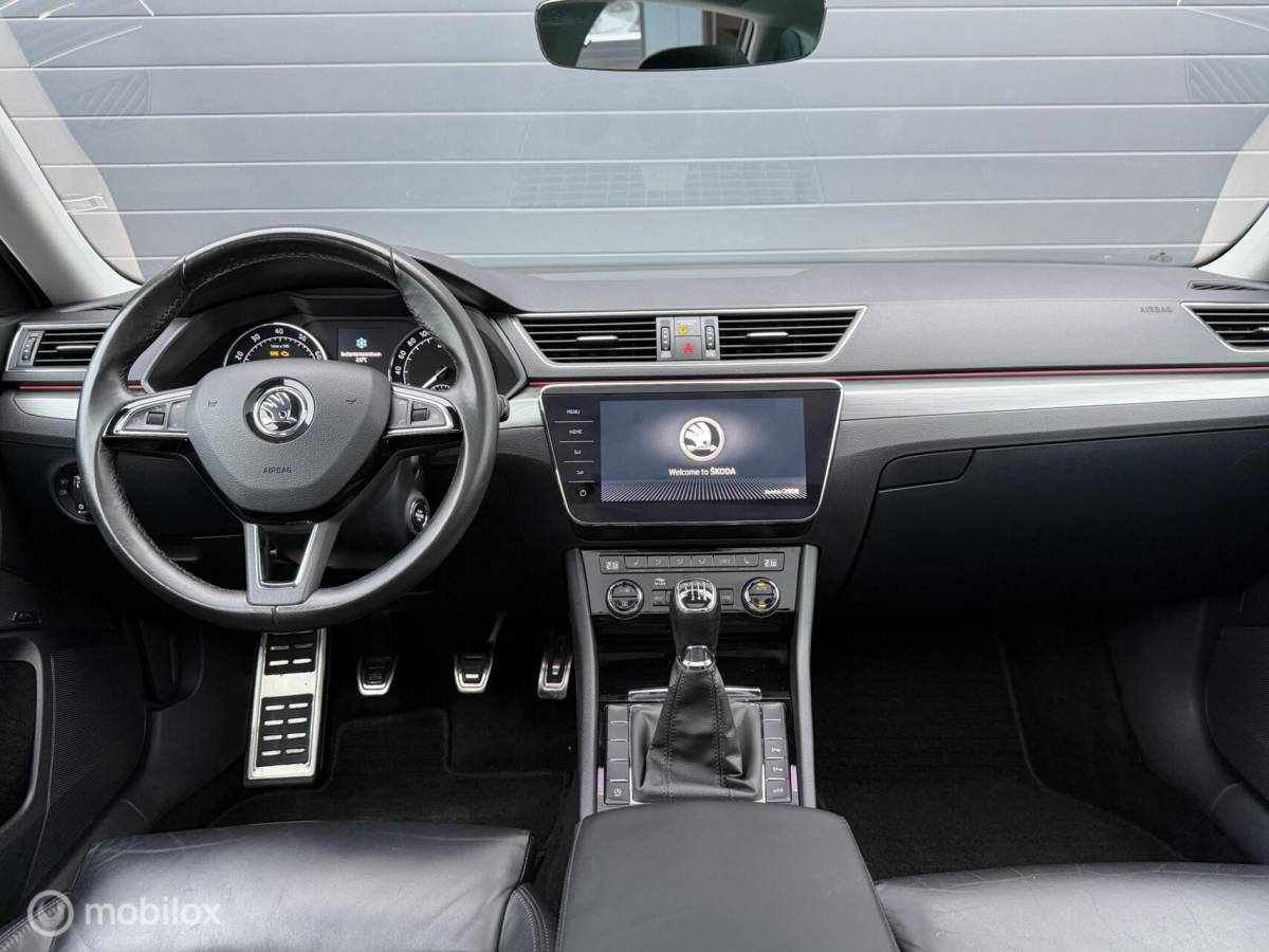 Škoda Superb Skoda Superb Combi 1.4 TSI ACT Business Sport CLIMA*PANO*LEER*CRUISE*CAMERA