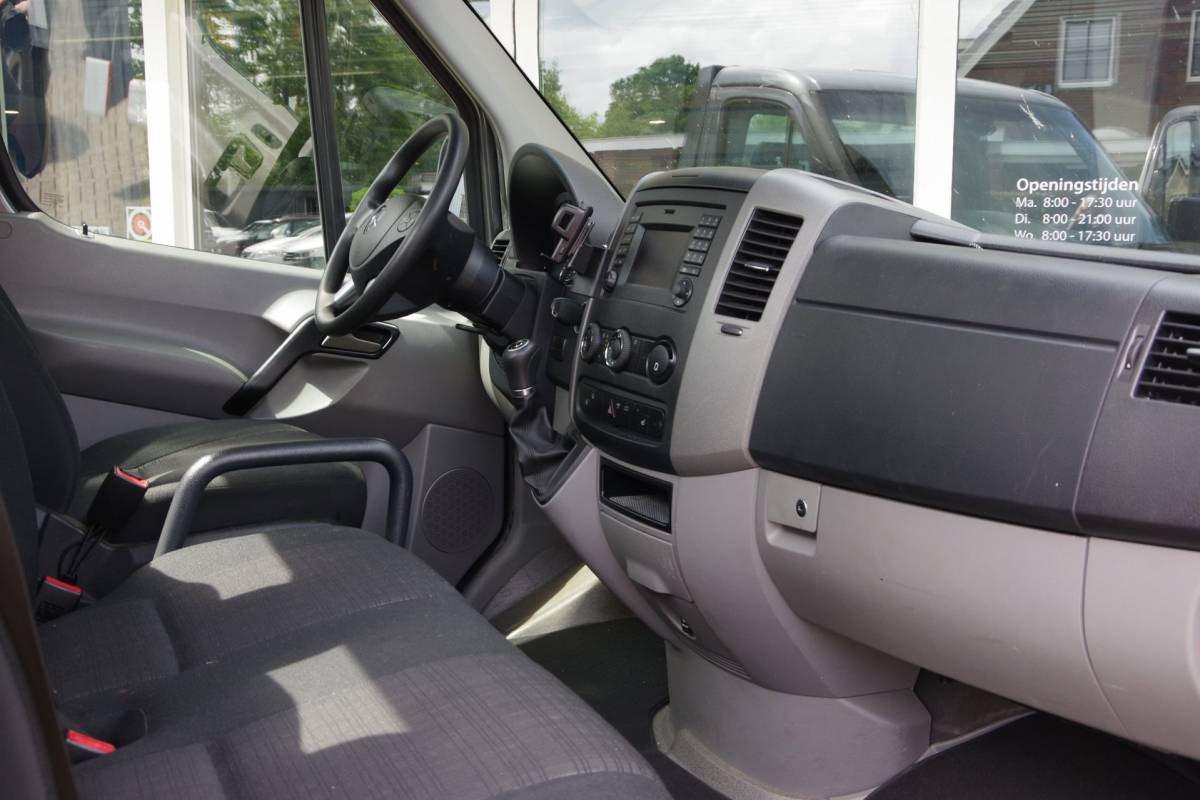 Mercedes-Benz Sprinter Mercedes-Benz Sprinter 316 2.2 CDI 432 luchtvering trekhaak stoelverwarming
