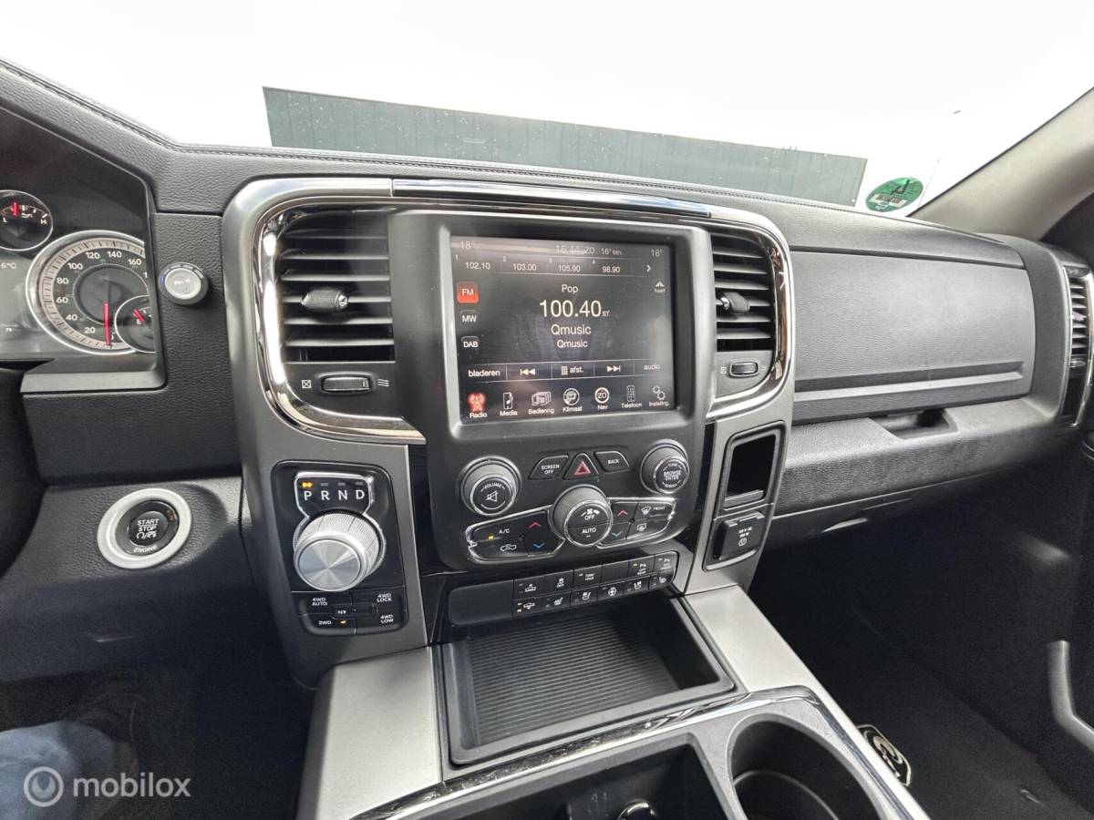 Dodge Ram 1500 Dodge Ram 1500 5.7 V8 Crew Cab 6’4 sport black out MARGE