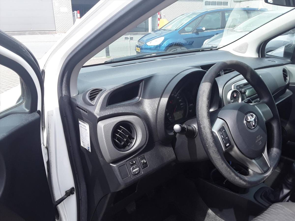 Toyota Yaris TOYOTA Yaris 1.0 12v VVT-i 69pk 3D Access