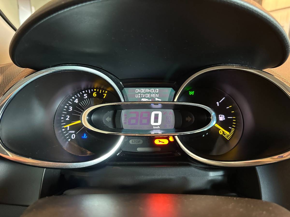 Renault Clio Renault Clio Estate 0.9 TCe NIGHT&DAY-uitv|NAVIGATIE|AIRCO|PARKEERSENSOREN|CRUISE CONTROL|BLUETOOTH|ISOFIX|LM-VELGEN|APK+OH-BEURT