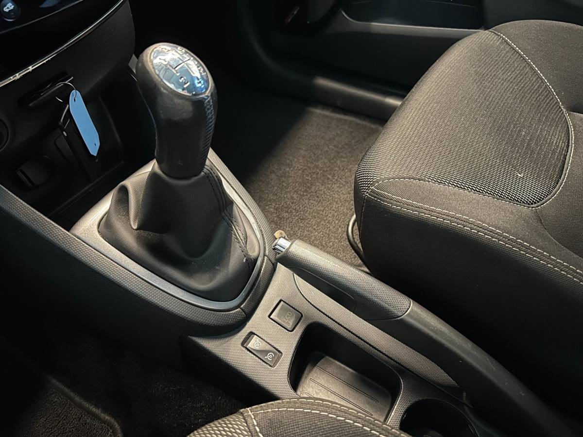Renault Clio Renault Clio Estate 0.9 TCe NIGHT&DAY-uitv|NAVIGATIE|AIRCO|PARKEERSENSOREN|CRUISE CONTROL|BLUETOOTH|ISOFIX|LM-VELGEN|APK+OH-BEURT