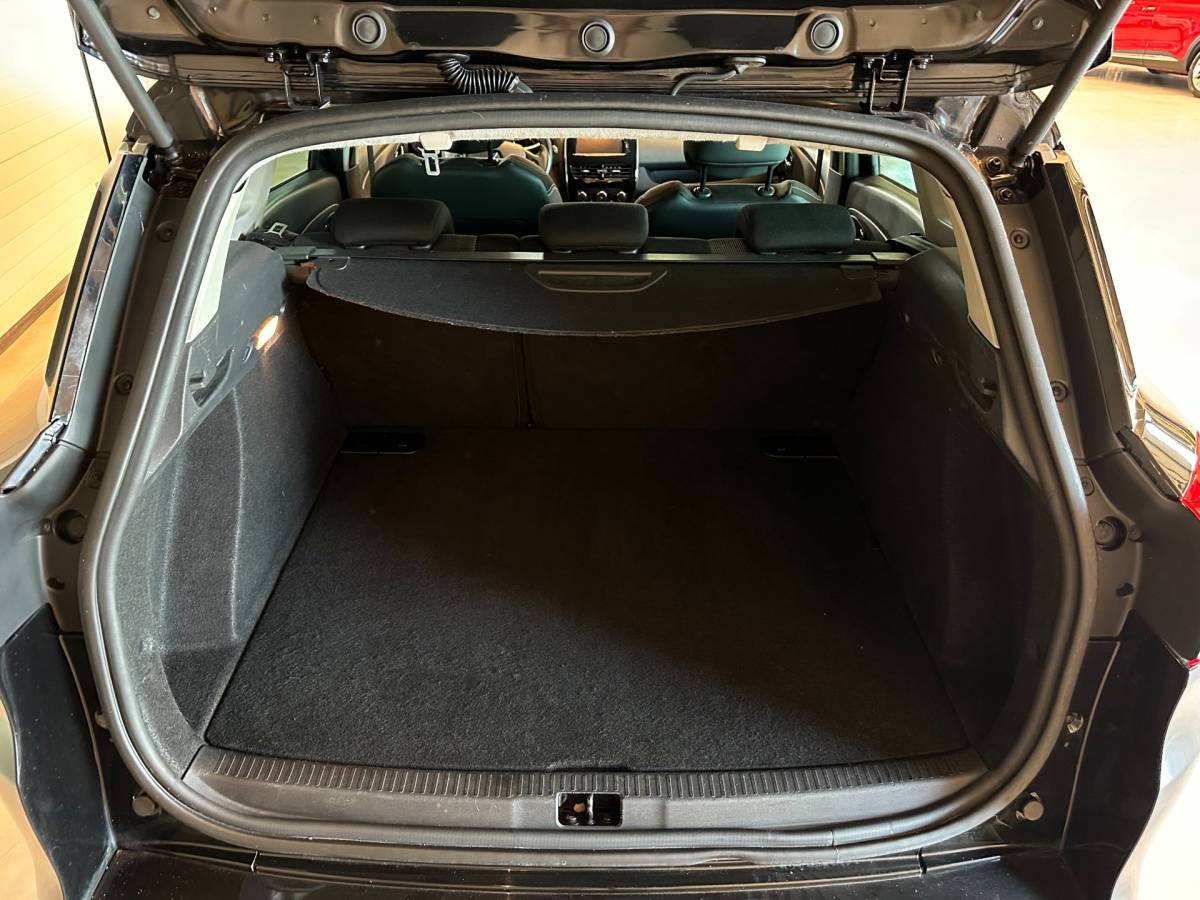Renault Clio Renault Clio Estate 0.9 TCe NIGHT&DAY-uitv|NAVIGATIE|AIRCO|PARKEERSENSOREN|CRUISE CONTROL|BLUETOOTH|ISOFIX|LM-VELGEN|APK+OH-BEURT