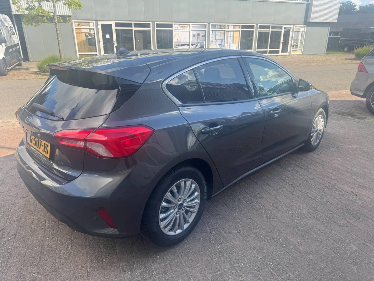 Ford Focus Ford Focus 1.0 EcoBoost Titanium Business Automaat
