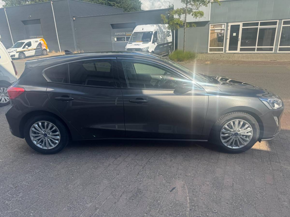 Ford Focus Ford Focus 1.0 EcoBoost Titanium Business Automaat