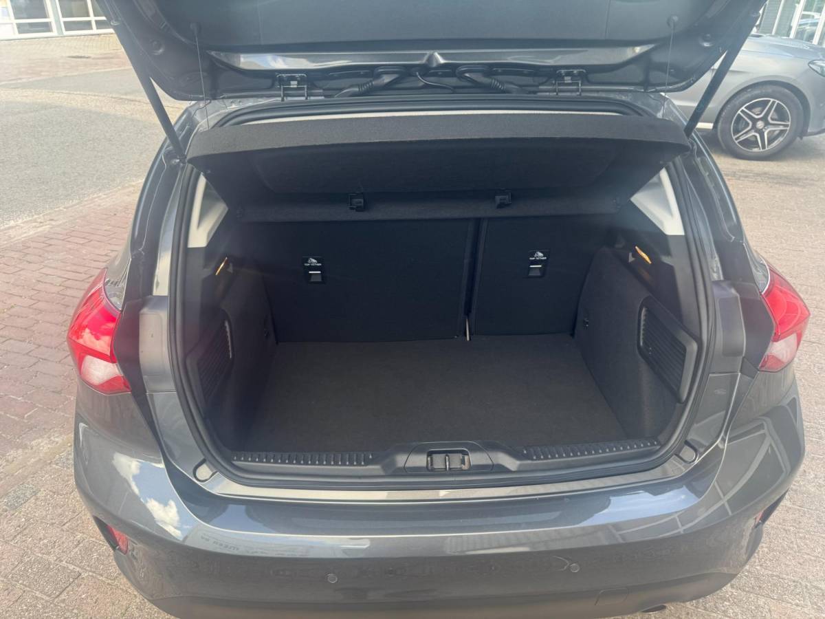 Ford Focus Ford Focus 1.0 EcoBoost Titanium Business Automaat