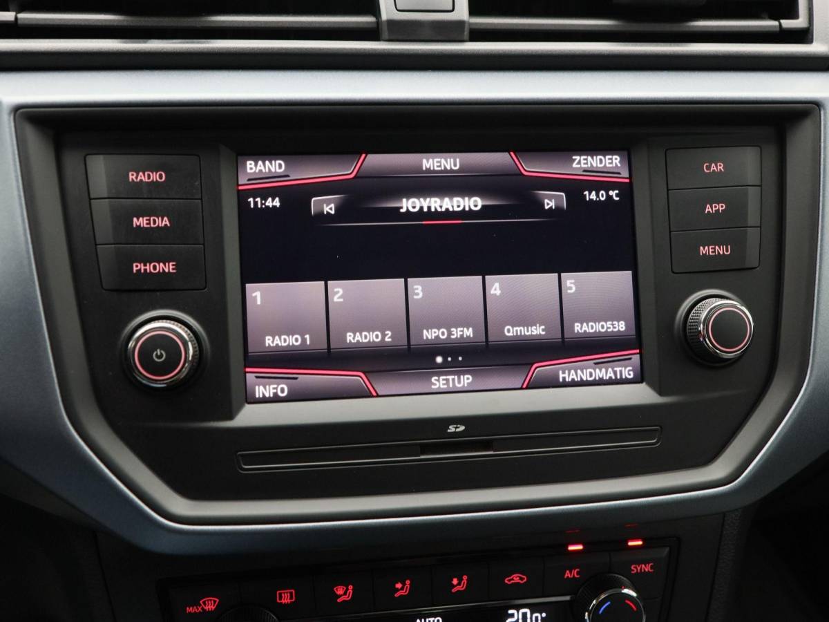 SEAT Arona SEAT Arona 1.0 TSi Xcellence | Cruise Control | Climatronic | Parkeersensoren | Bluetooth | 16 Inch | Trekhaak | 84.746 Km !!