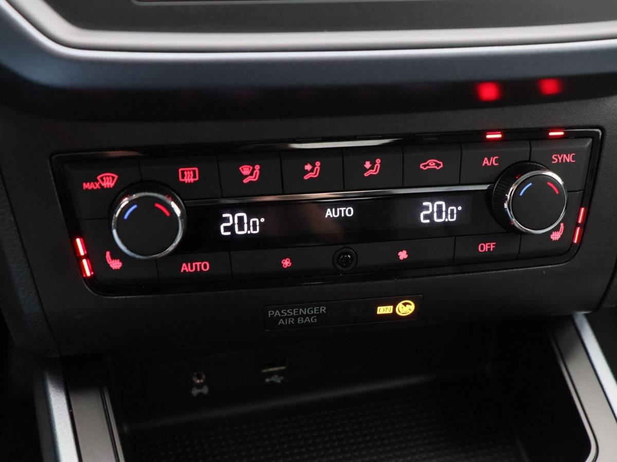 SEAT Arona SEAT Arona 1.0 TSi Xcellence | Cruise Control | Climatronic | Parkeersensoren | Bluetooth | 16 Inch | Trekhaak | 84.746 Km !!